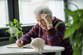 „Pracovala jsem 40 let na plný úvazek“: Marie (68 let) mluví o nespravedlnosti při výpočtu důchodu